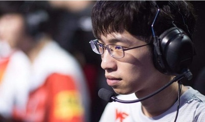 英雄联盟8位职业选手代表英雄